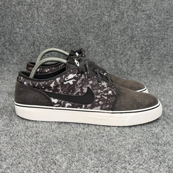 Nike Toki Camo TXT Sneakers Men's Size 10.5 Black Canvas Low Lace Skate Shoes - Picture 1 of 11